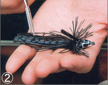(2)To cut and break the balance of rubber will make the reality of craw fish.